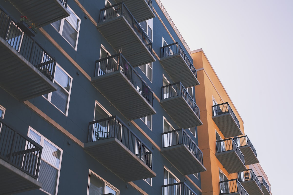 Multi-Family Breezeway Cleaning